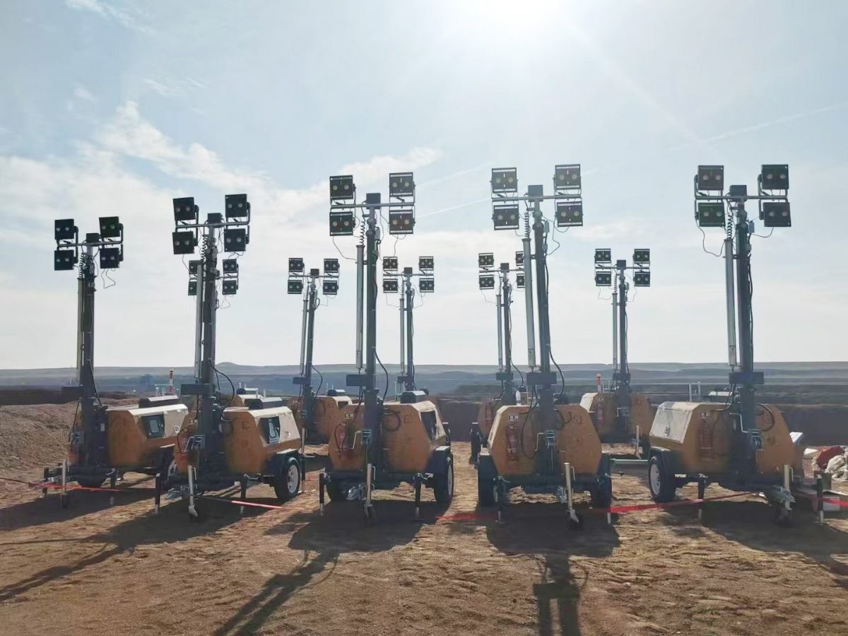 持續交貨中！山東思拓瑞克20臺9米移動照明燈車陸續發貨發往蒙古國